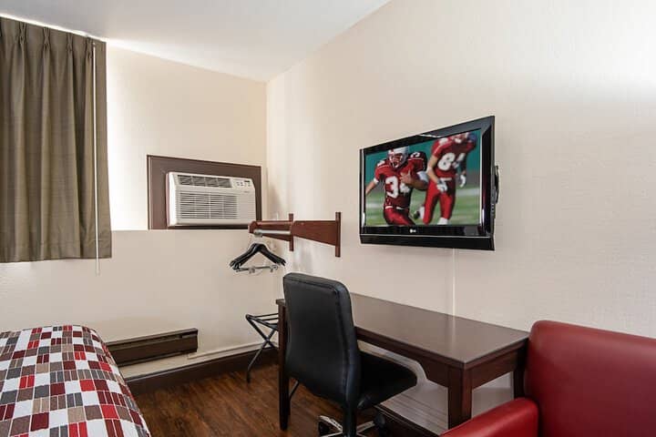 Room 9 of 30