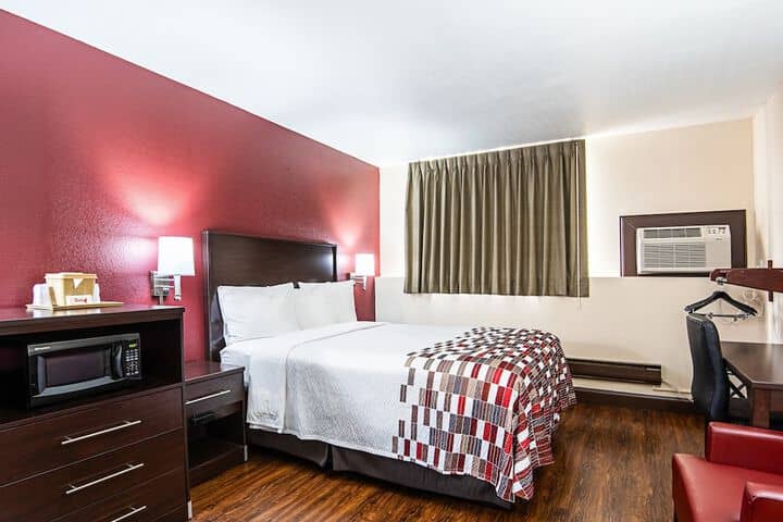 Room 6 of 30